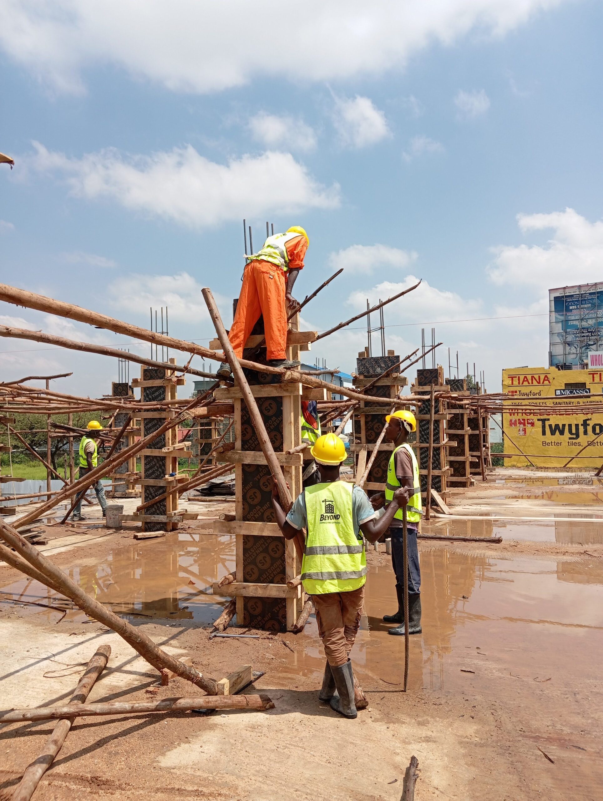 Beyond team positioning timber formwork around reinforced concrete columns